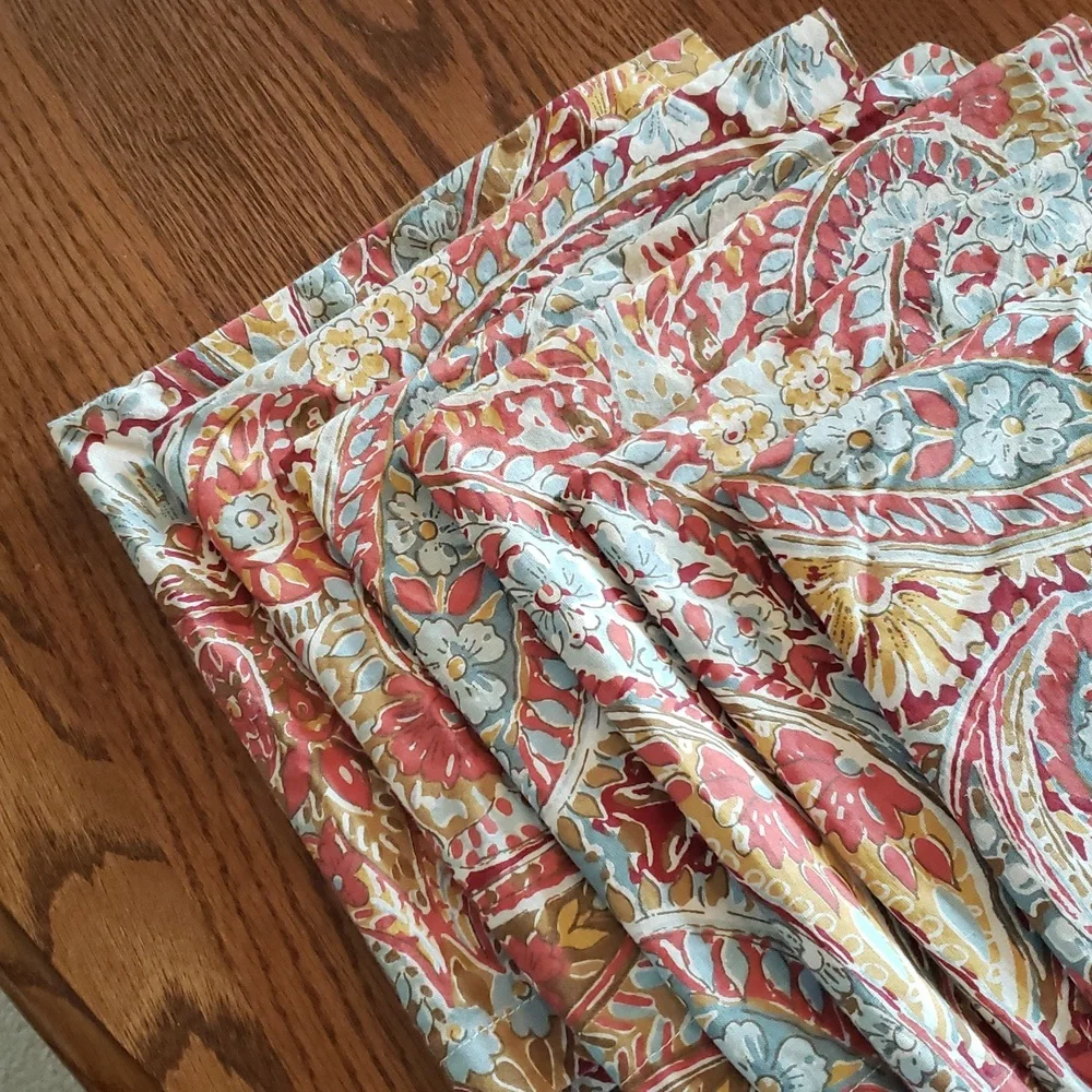 Pottery Barn BELLA PaisleyOrganic Cotton Floral Tablecloth & Cloth Napkin Set